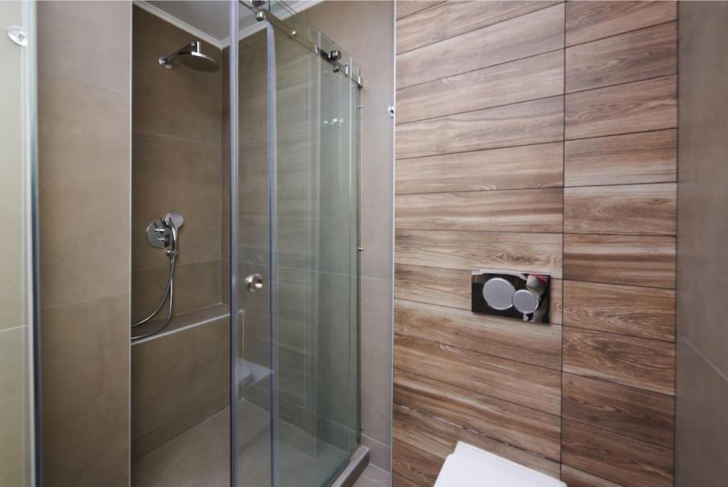 Apartment In The Heart Of The City Atena Exterior foto