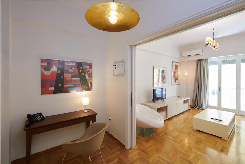 Apartment In The Heart Of The City Atena Exterior foto